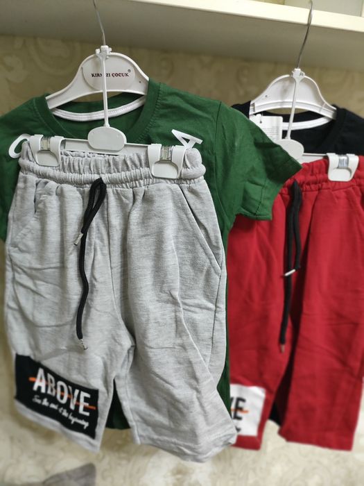 Продам два костюма двойка