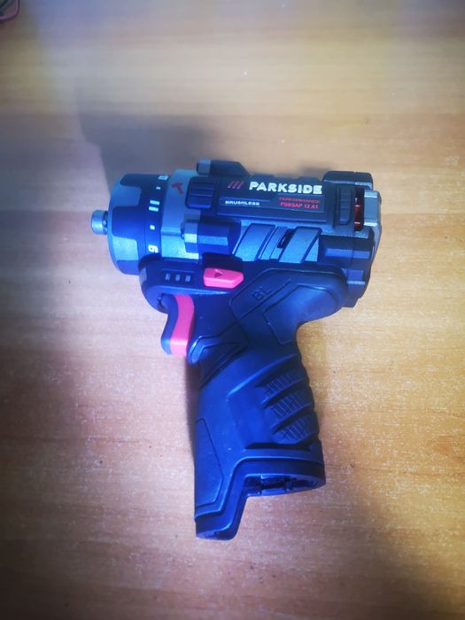 Corp parkside cu ciocan