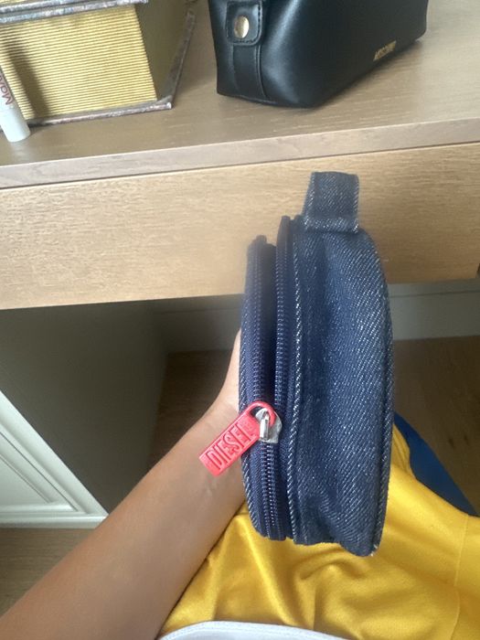 Две космитички moschino и diesel