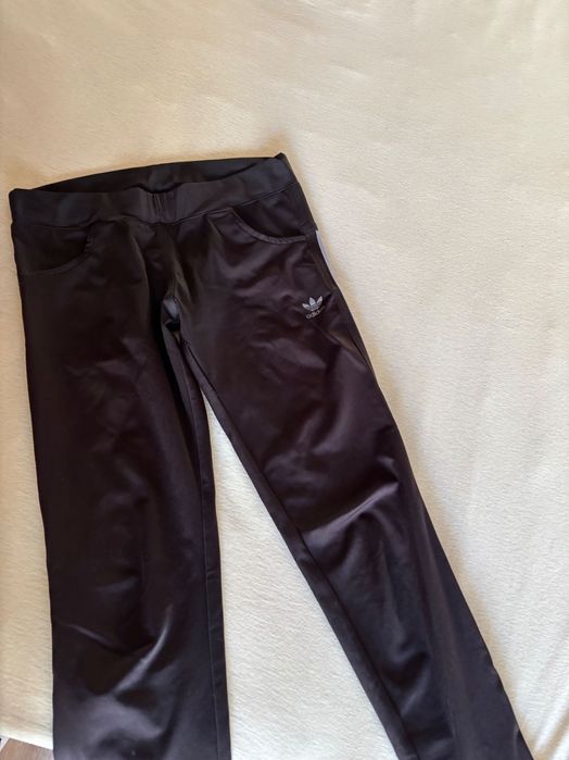 Подарявам дамски дрехи