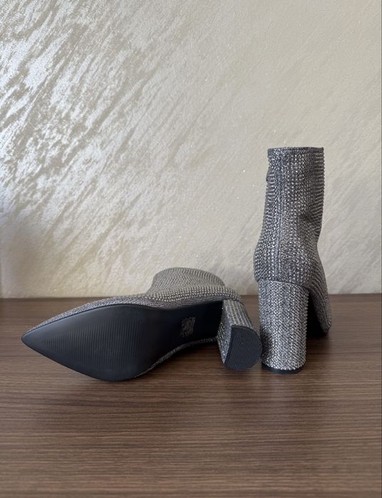 Боти на токчета с блясък