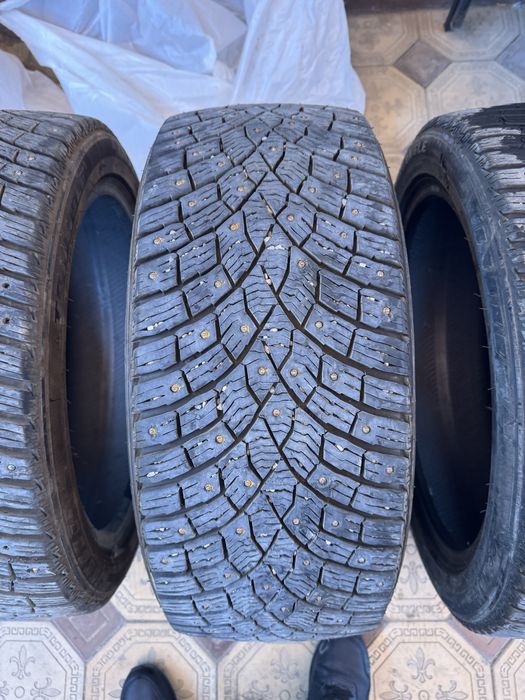 Шины зимние 235/45/18