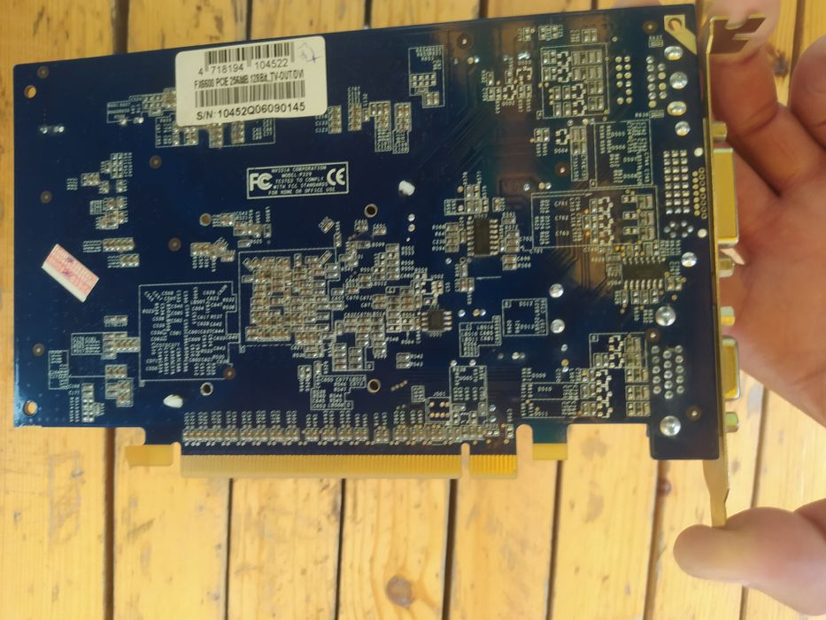 Видео карта 256мг 128битс с