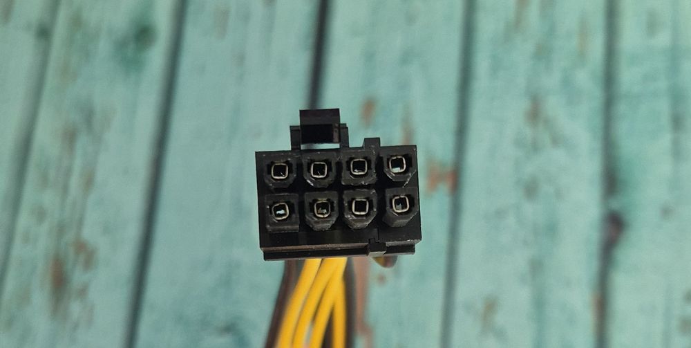 Кабель 2 molex на 8pin  (6+2) новые
