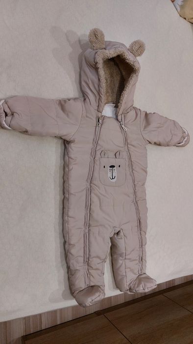 Бебешки космонавт и подарък памперс гащички на Pufies