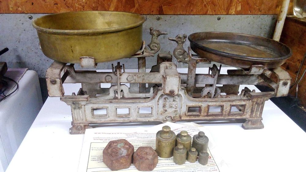 Cantar clasic,  cu talere si greutati