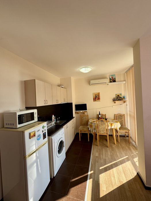 Свободно студио на нощувки в с.Равда на 150м от плажа