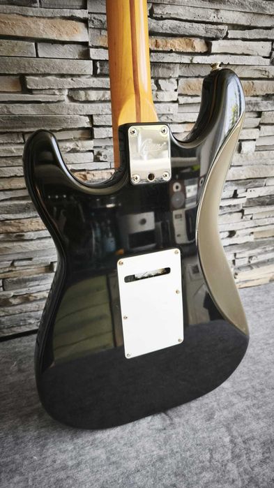 Chitară electrică Career Stratocaster – Black – Maple Neck – SSS – Micro-Tilt – Made in Korea