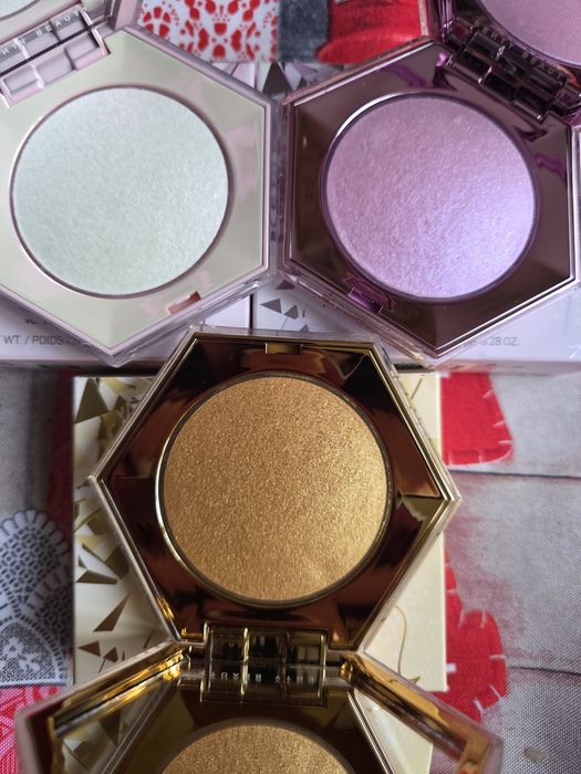 Оригинaлни гримове Natasha Denona, Huda Beauty, Benefit, Anastasia,Icy