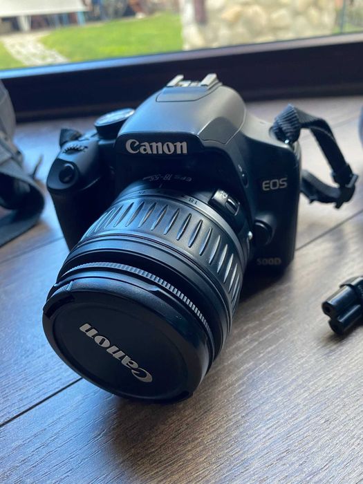 Фотоапарат Canon EOS 500D с два обектива, аксесоари, чанта и статив
