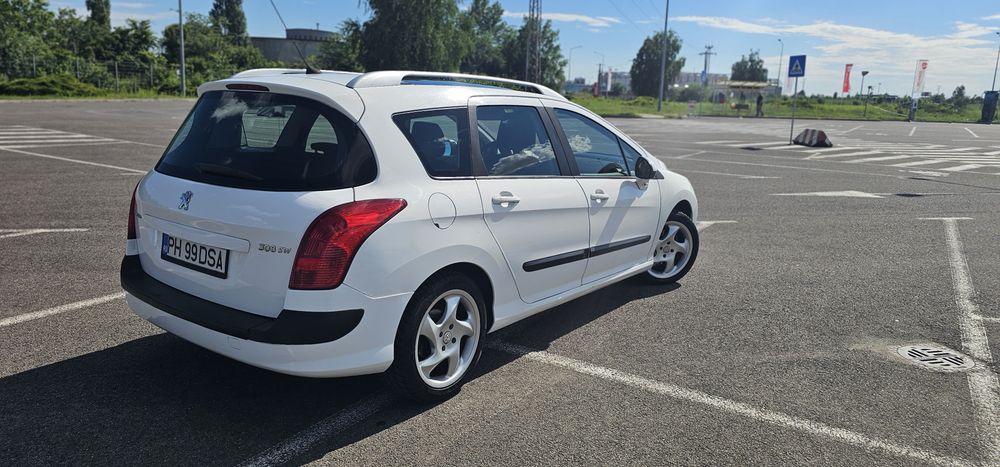 Urgent! Peugeot 308 SW /2013 / 1.6 HDi / Plafon Panoramic // Jante 17" aluminiu // Navigație 3D