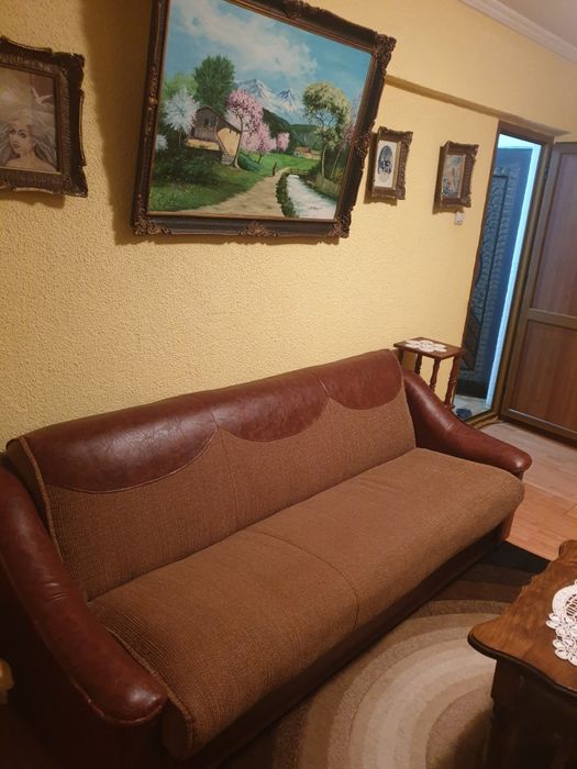 Închiriez apartament 3 camere