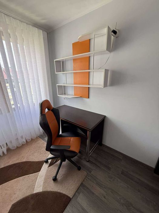 Дава се под наем Тристаен апартамент в София, Зона Б-18 - 100 кв.м за 1097.01 € - Снимка #1