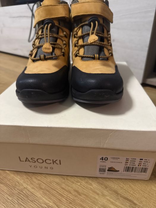 Боти за момче нови