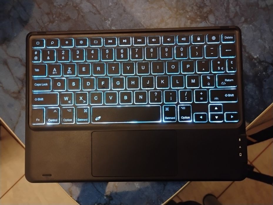 Vând CHESONA iPad 9th generation keyboard se conectează la gens 7 8 9