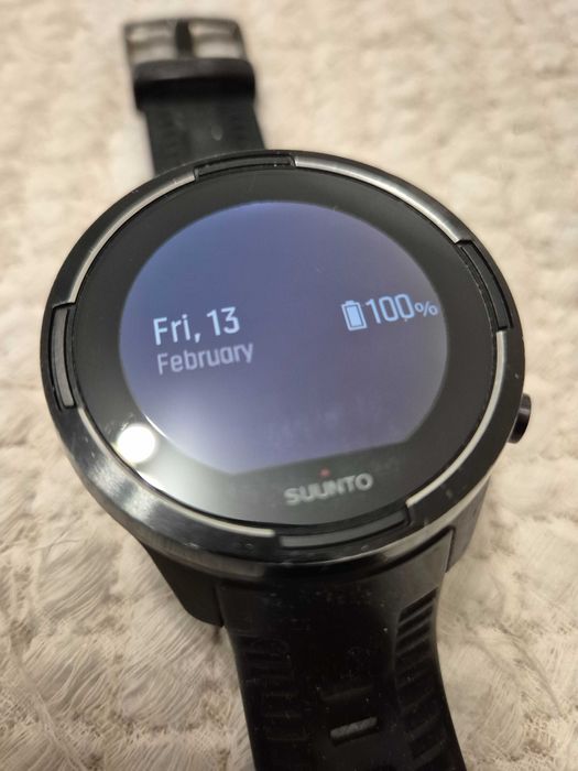Продавам Suunto 9 Baro