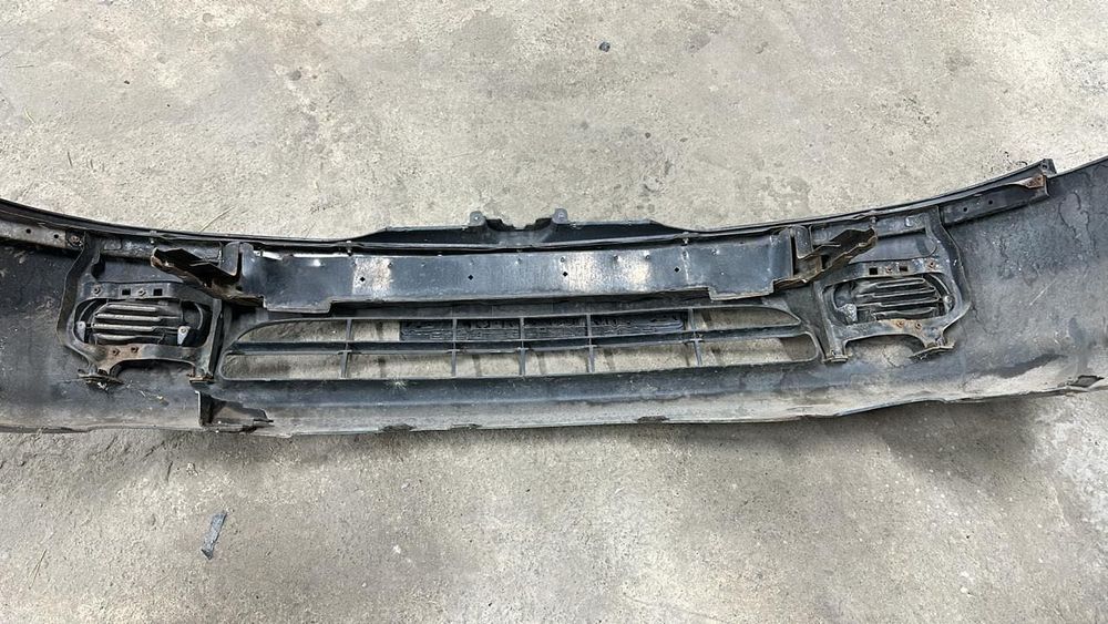 Передний Бампер Митсубиси Галант