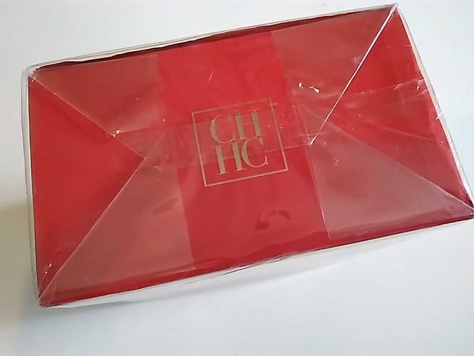 Vand parfum nou, sigilat, original Carolina Herrera "Privee"