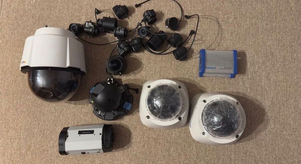 camera supraveghere Axis,Pelco,Moxa cu 12 obiective 2 avigilon