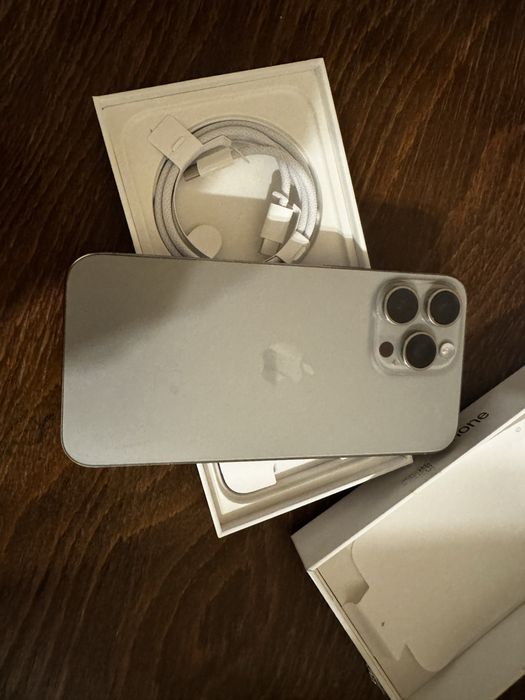 Продам Iphone 15 Pro Max 256 gb