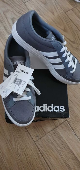 Adidas(Tennis Gri),43.