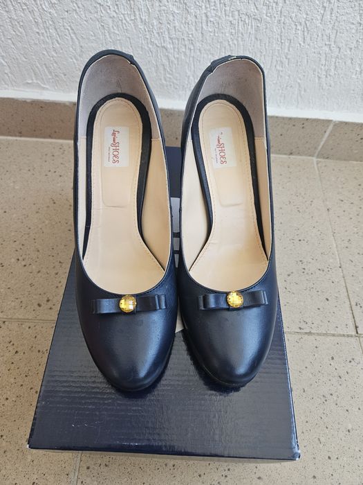 Pantofi cu toc din piele naturala