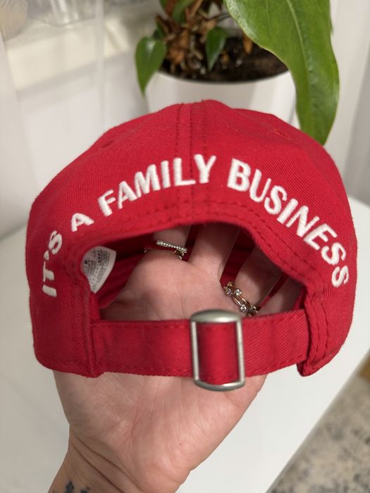 Шапка Dsquared2