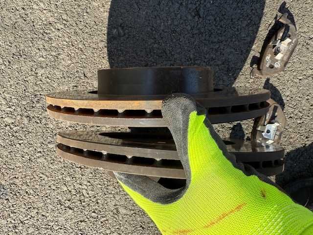 Дискове и накладки за Шкода Октавия 2 2009