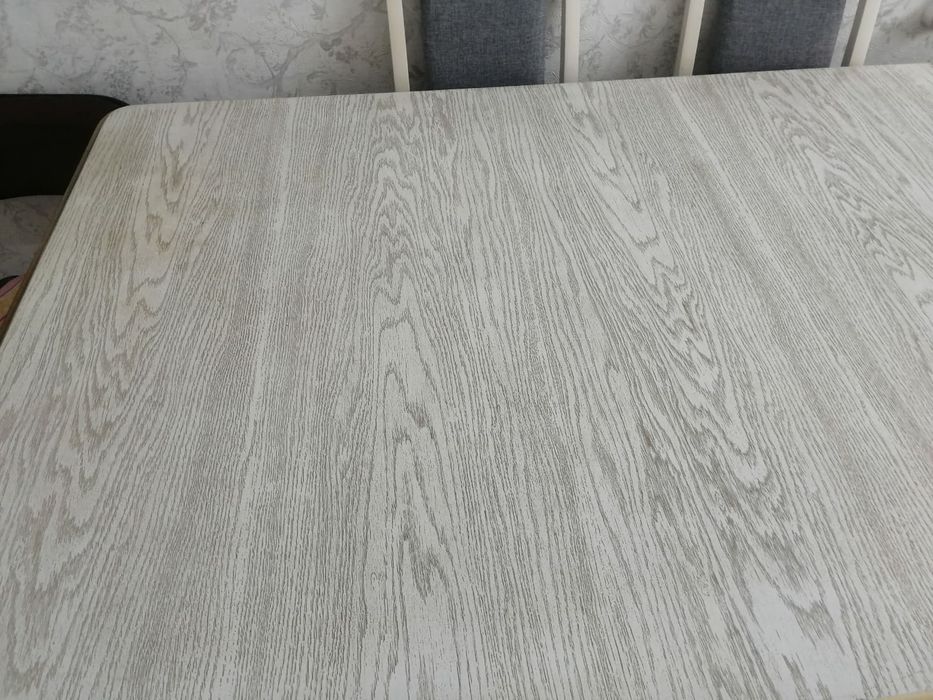 Деревянный стол срочно