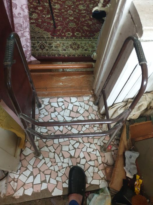 Продам костыли и ходунки-костыли.