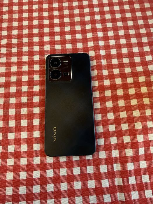 Продам телефон Vivo Y35