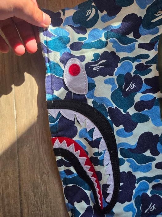Vând urgent bape shark hoodie original