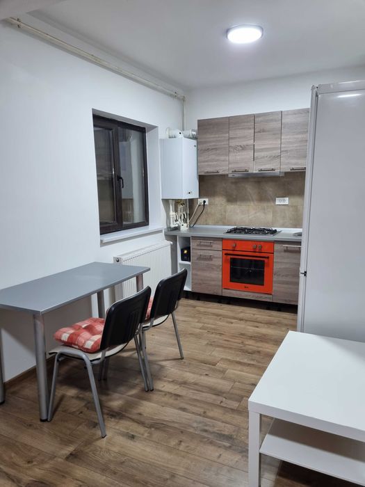 Inchiriere apartament 2 camere vis-a-vis de Complex "La Strada"