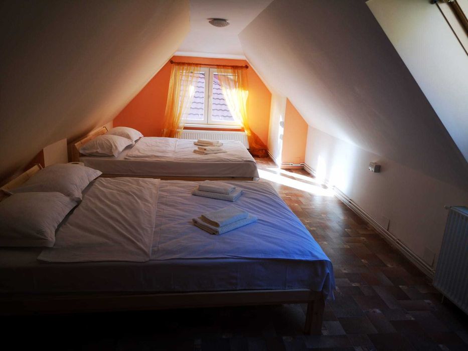 Casă cu 4 camere de închiriat | Brașov, Zona Schei – Vedere panoramică(pretabil pentru studenti-firme-subinchiriere-familie)