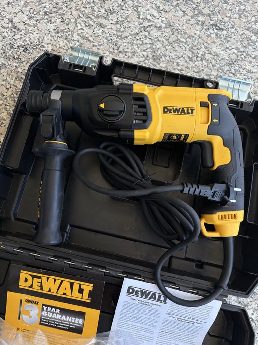 Ciocan rotopercutor cu 3 functii, DeWalt D25133K, 800 W