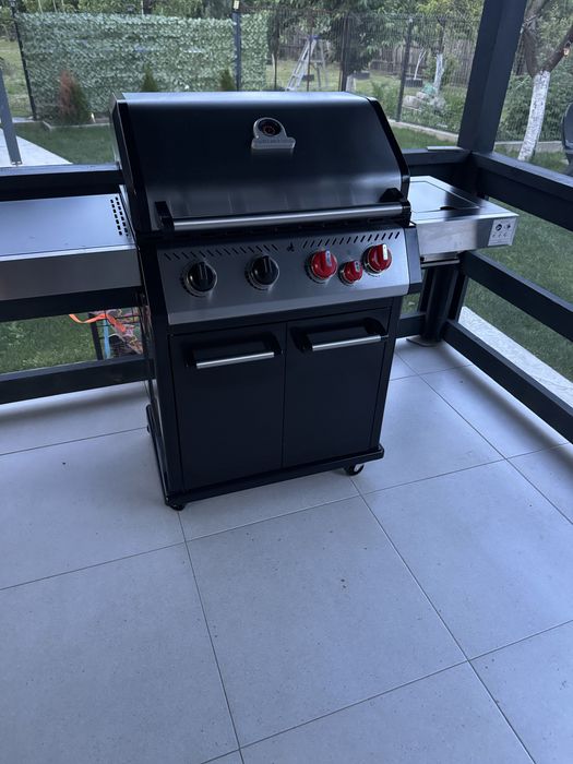 Grill  pe gaze inox