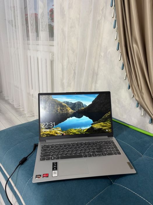 Ноутбук Lenovo в хорошем состоянии