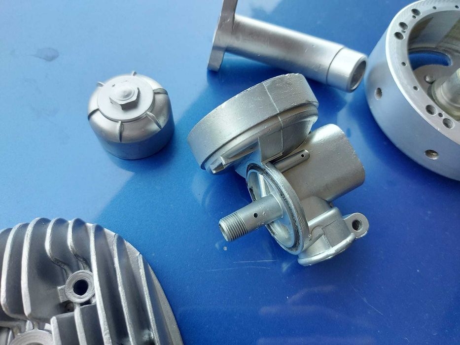 Водно бластиране почистване на детайли