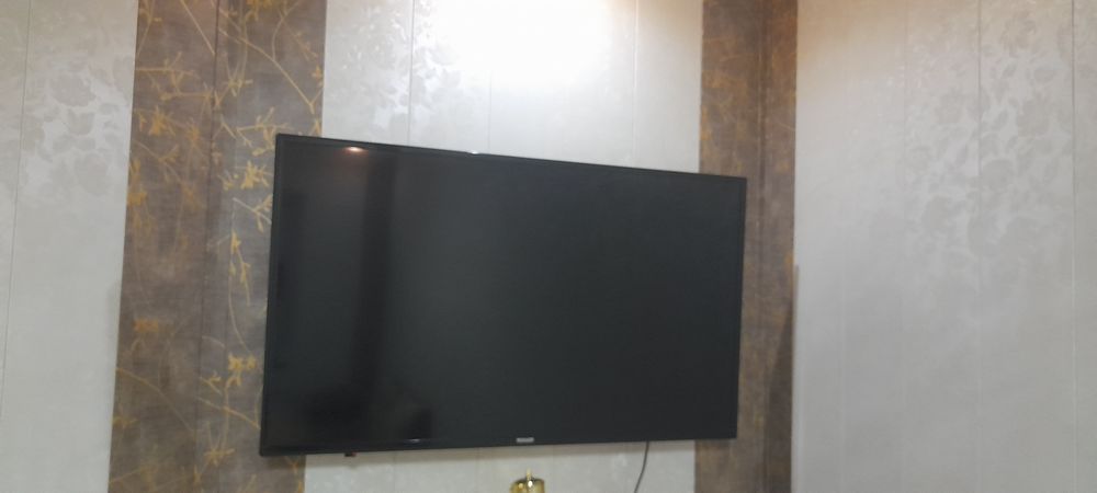 Телевизор Roison 42 диагональ