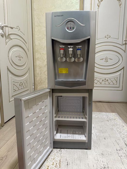 Диспенсер для воды Almacom
