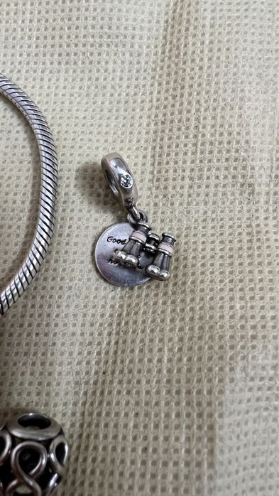 продам оригинал браслет и шармы PANDORA