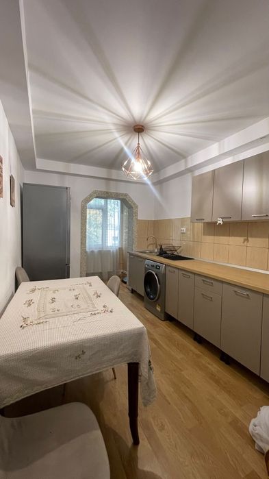 Persoana fizica inchiriz apartament 3 camere zona piata dacia