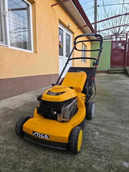 Masina tuns gazon (benzina) cu tractiune