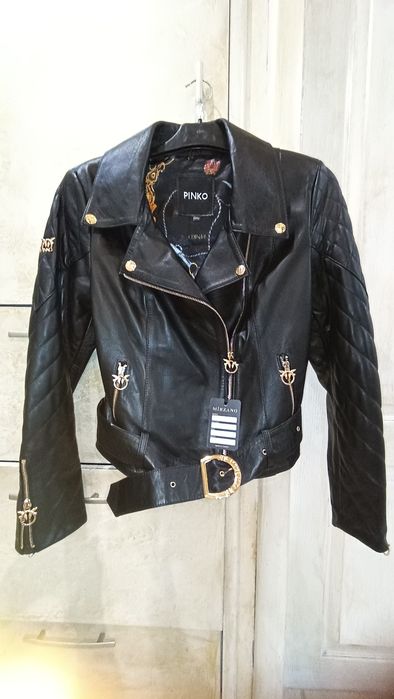 Ново яке ест.кожа PINKO -М,Л