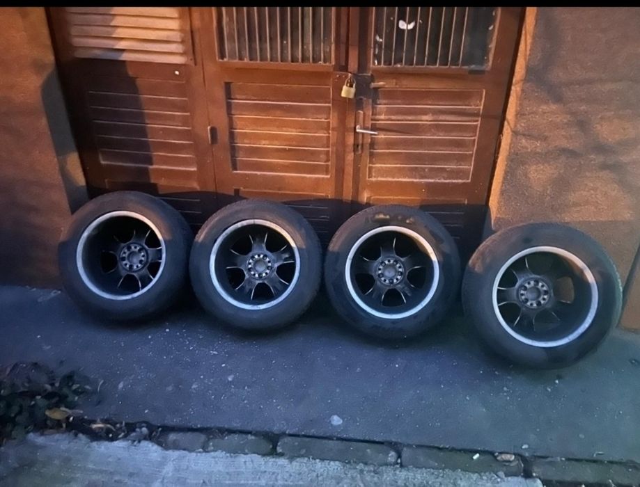 Set 4 jante cu cauciucuri iarna  Pirelli GLK 220 CDI  235/ 60 R17