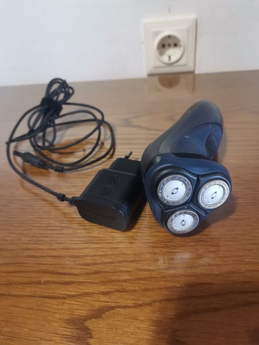 Aparat ras Philips PT 715 Olanda