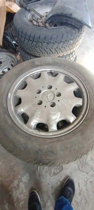 4 джанти 15" с летни гуми 205/65 за Mercedes E-Class