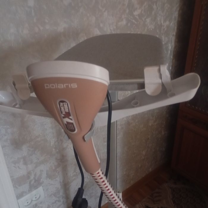 Продается паровой утюг Поларис швейцарский бренд