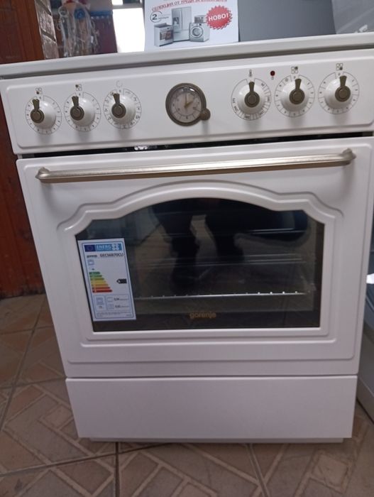Чисто нова свободно стояща печка с керамичен плот Gorenje ретро дизайн с две години гаранция!