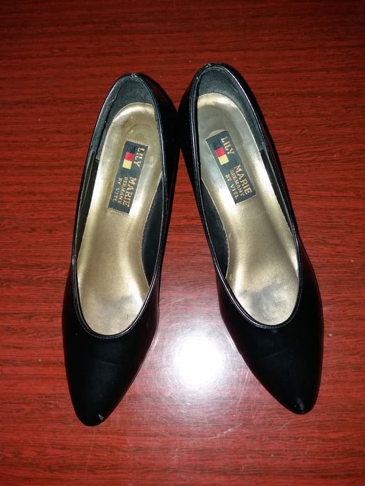 Продаются женские туфли